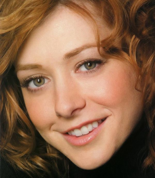 Alyson Hannigan photo